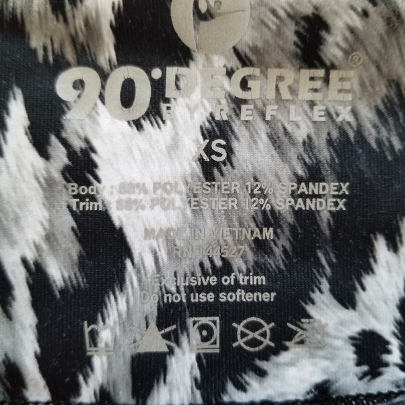 3/$20⭐ 90 Degree animal print cropped leggings - Picture 4 of 7